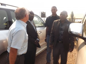 Monsieur Jean Moran souhaite la bienvenue au Ministre des Mines